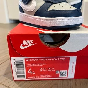 Brand New Nike size 4